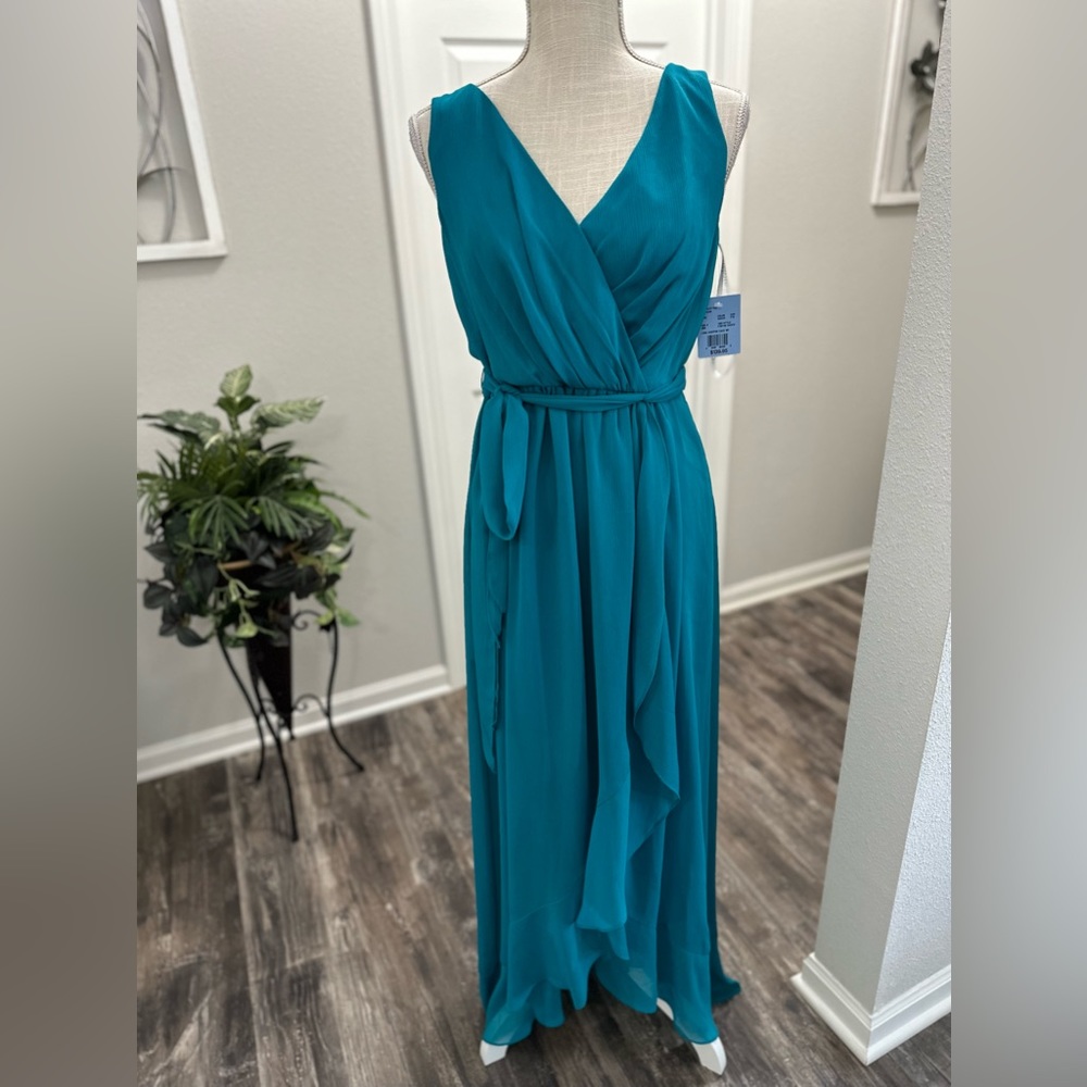NWT David’s Bridal Ruffle Trim Chiffon Faux Wrap Bridesmaids Dress Oasis Color